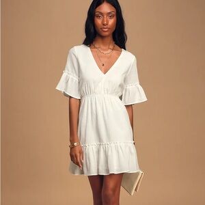 Lulu’s White Sleeved Dress with open back